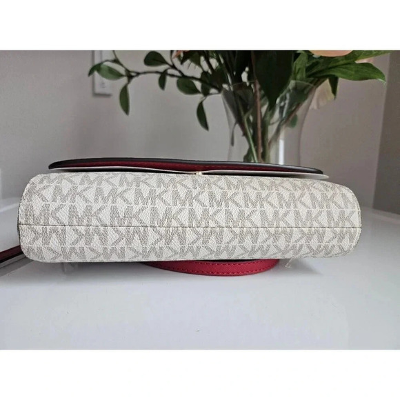 Michael kors crossbody - Picture 9 of 10